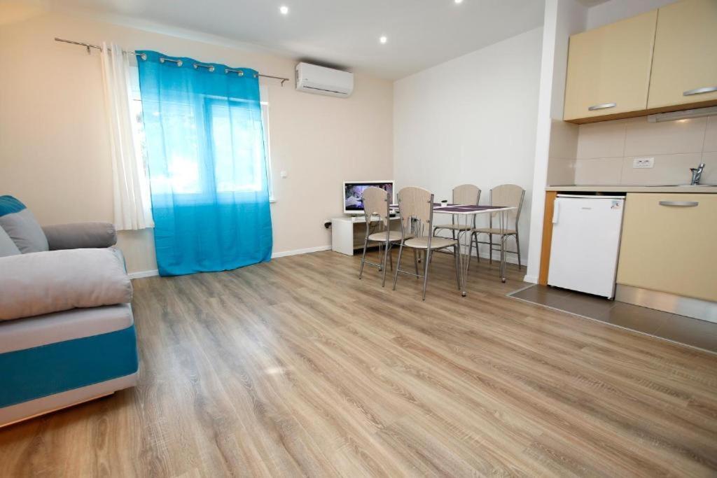 Apartmani Sea Star Makarska Buitenkant foto
